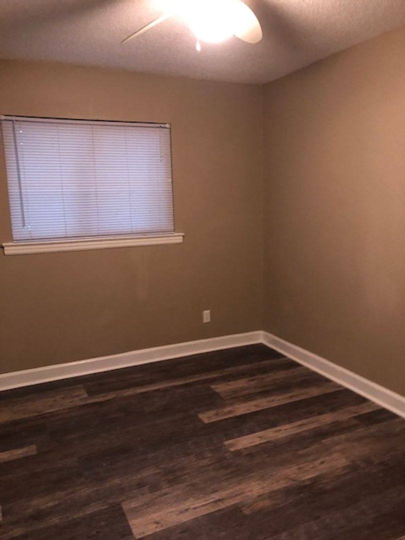 House for rent at 406 Montclair Blvd, Savannah, GA 31419