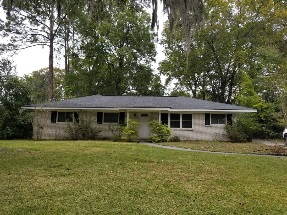 House for rent at 406 Montclair Blvd, Savannah, GA 31419