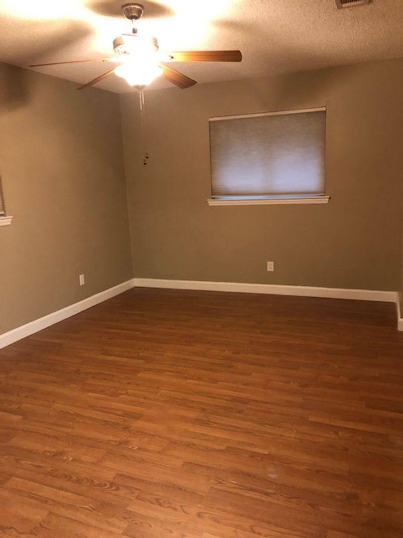 House for rent at 406 Montclair Blvd, Savannah, GA 31419