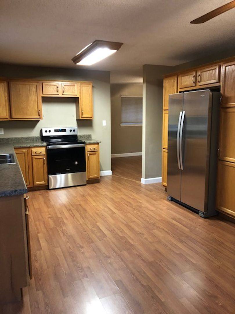 House for rent at 406 Montclair Blvd, Savannah, GA 31419