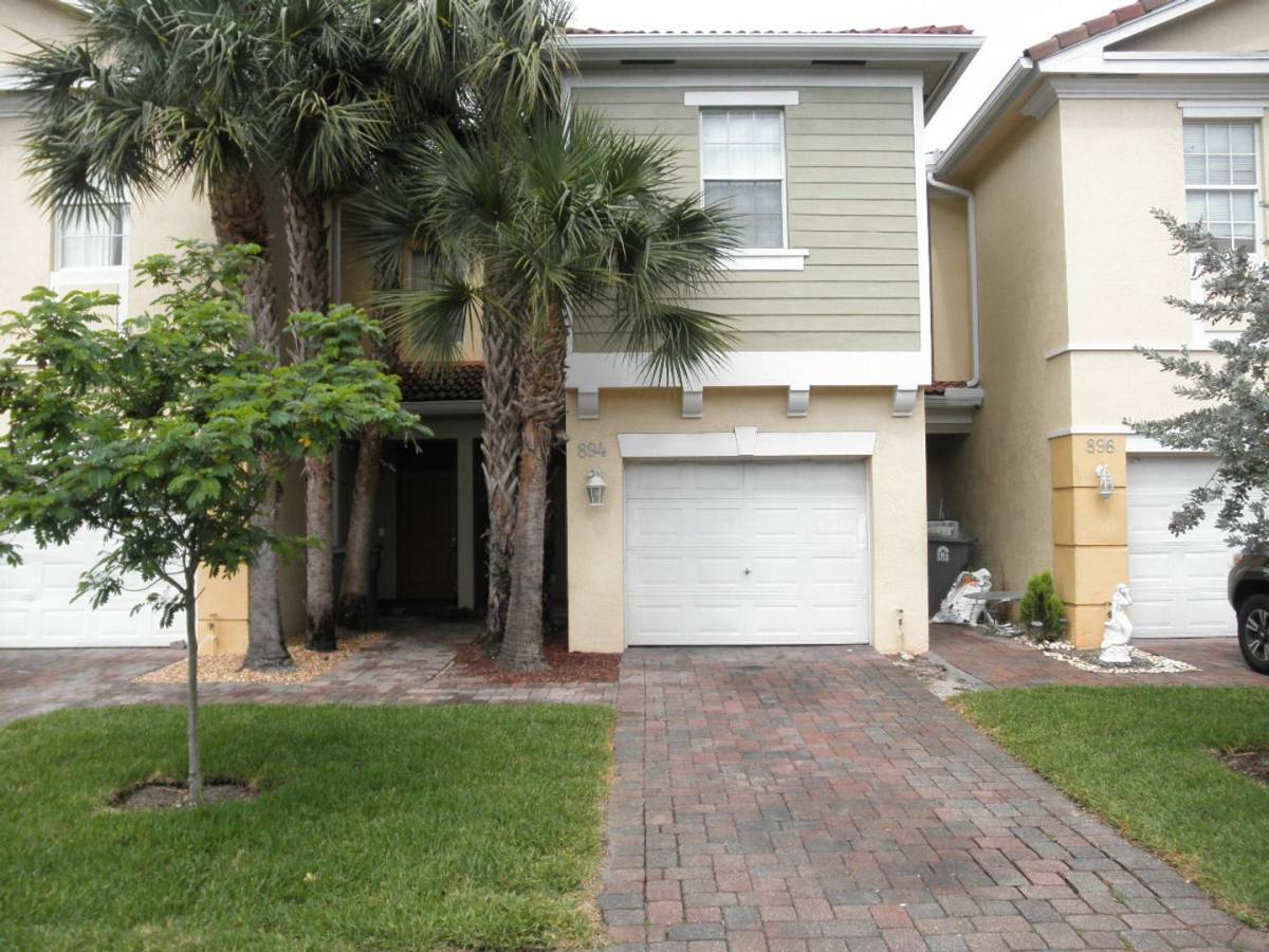 Townhouse for rent at 894 Pipers Cay Dr, West Palm Beach, FL 33415