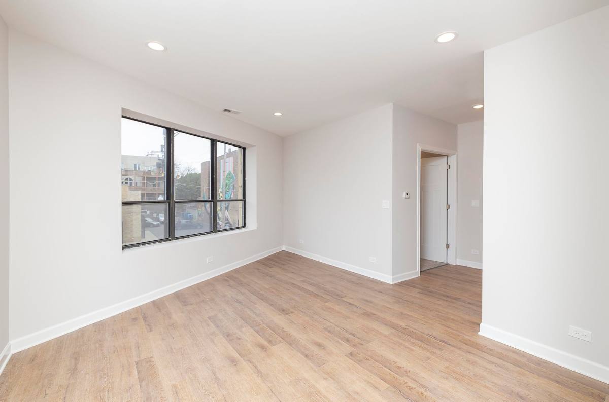 Apartment for rent at 2901-11 N Clark, Chicago, IL 60657