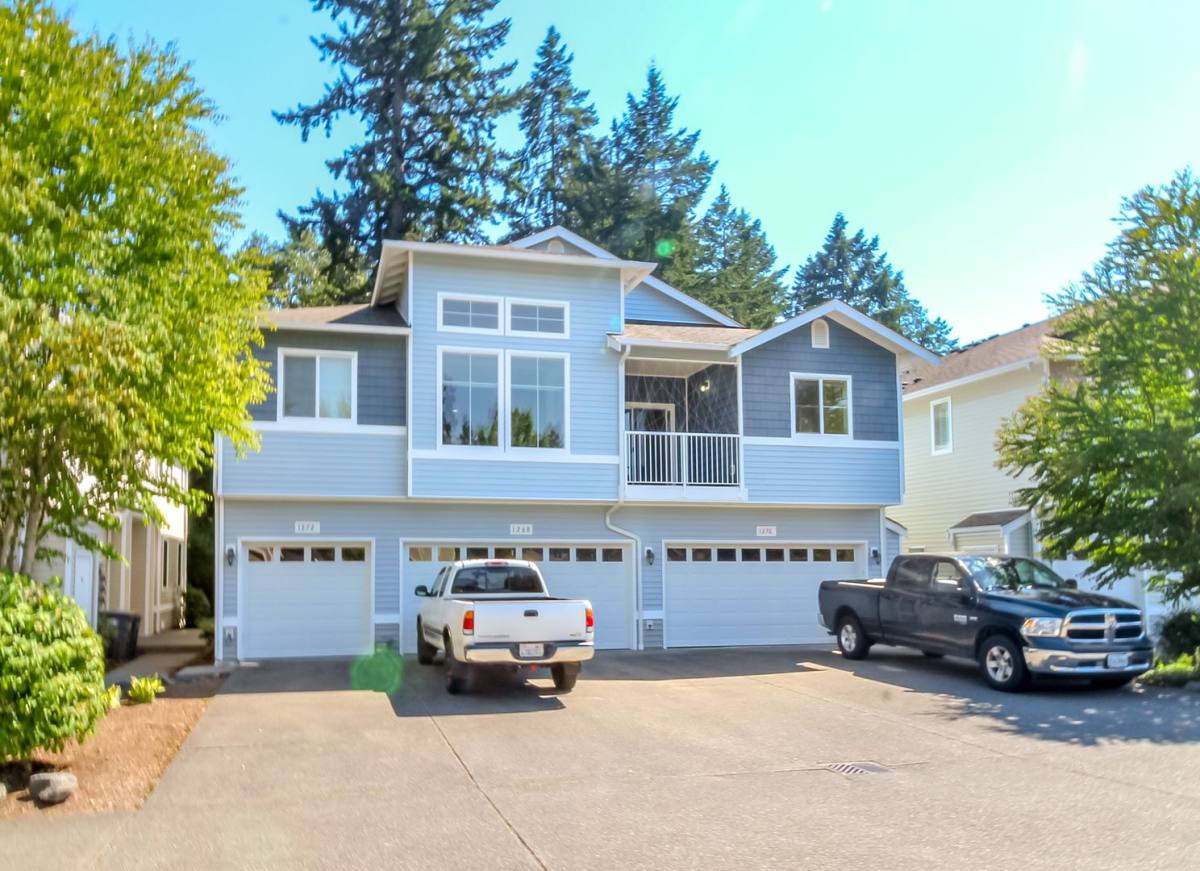 Townhouse for rent at 1272 Cooper St, Dupont, WA 98327