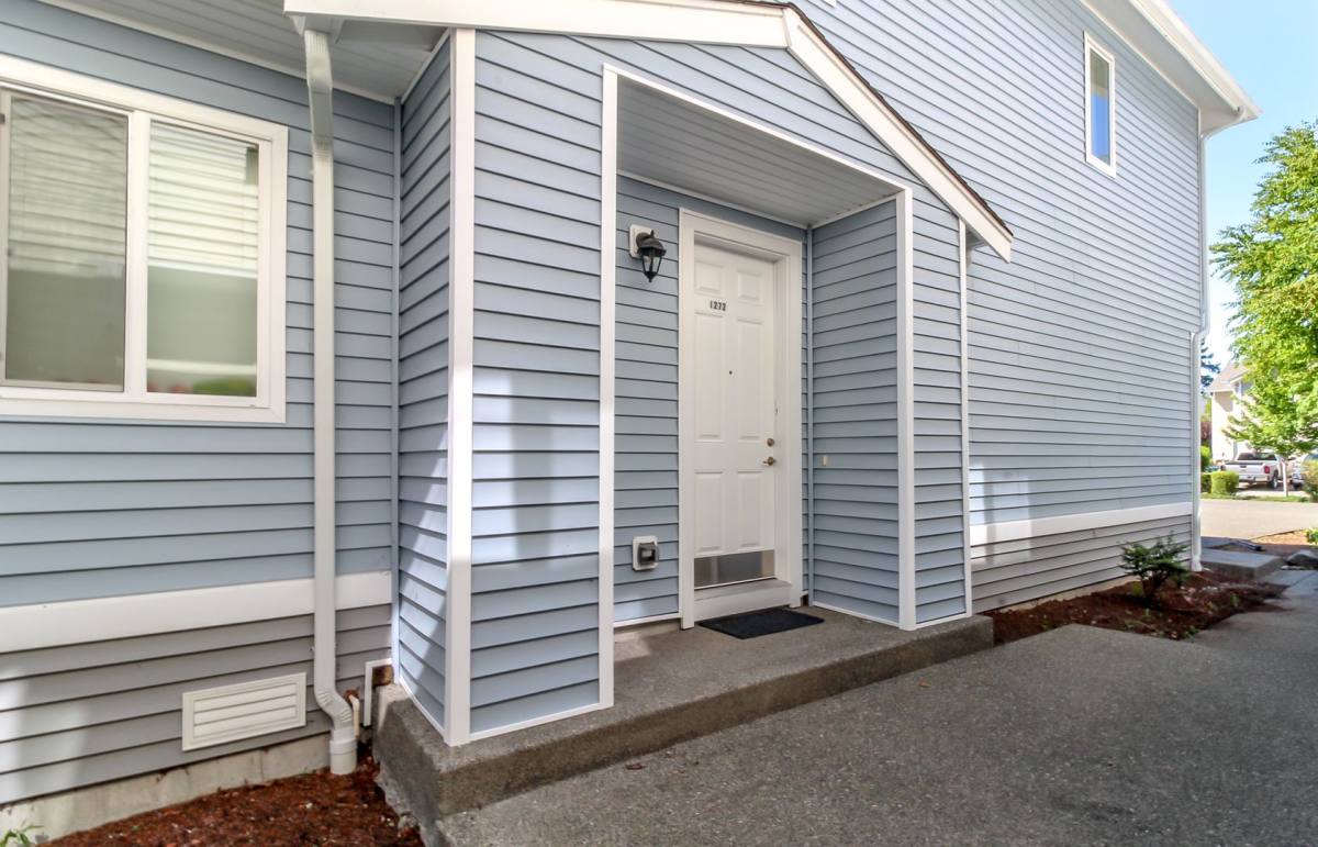 Townhouse for rent at 1272 Cooper St, Dupont, WA 98327