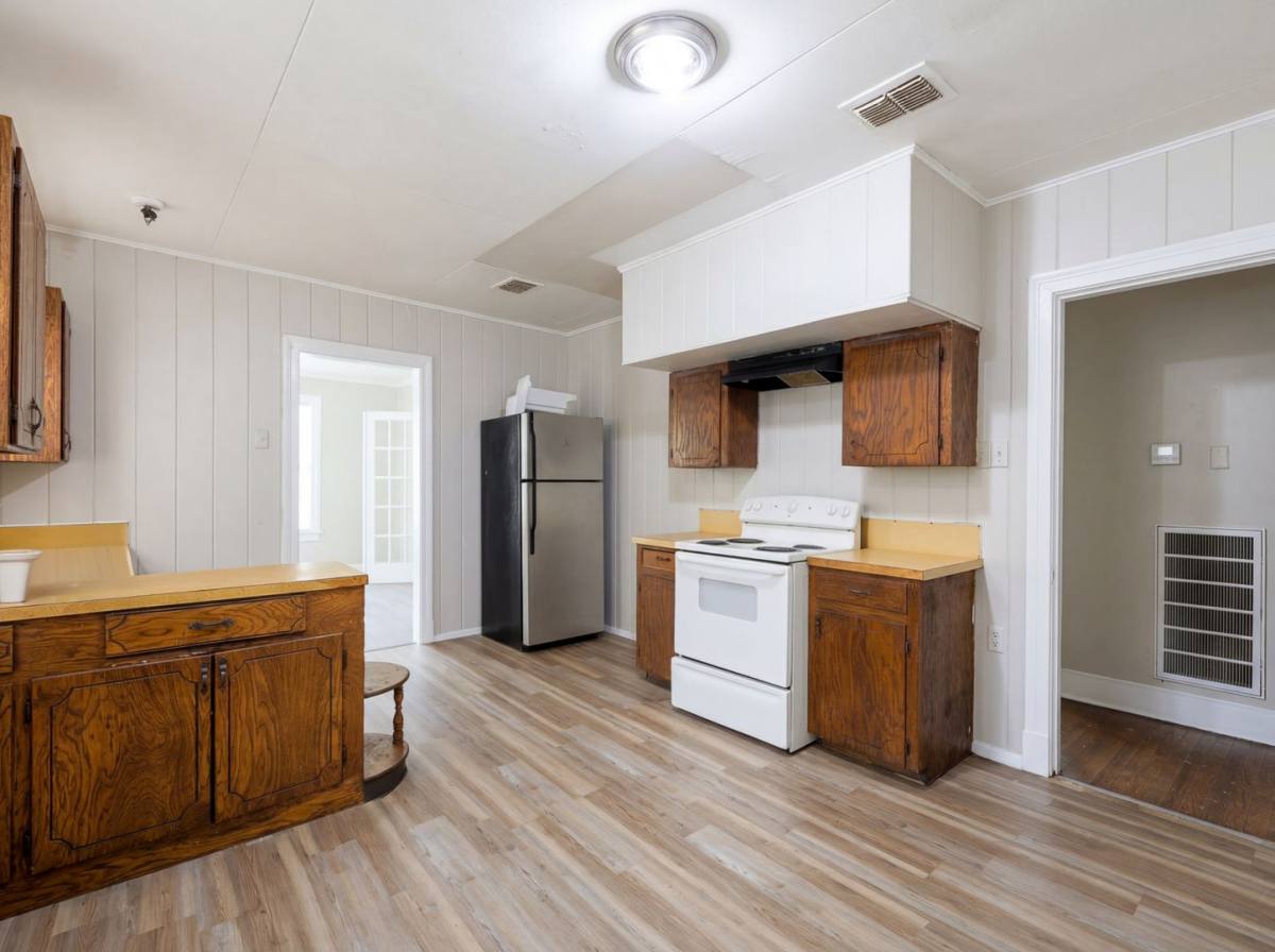 House for rent at 2811 Samford Ave, Shreveport, LA 71103
