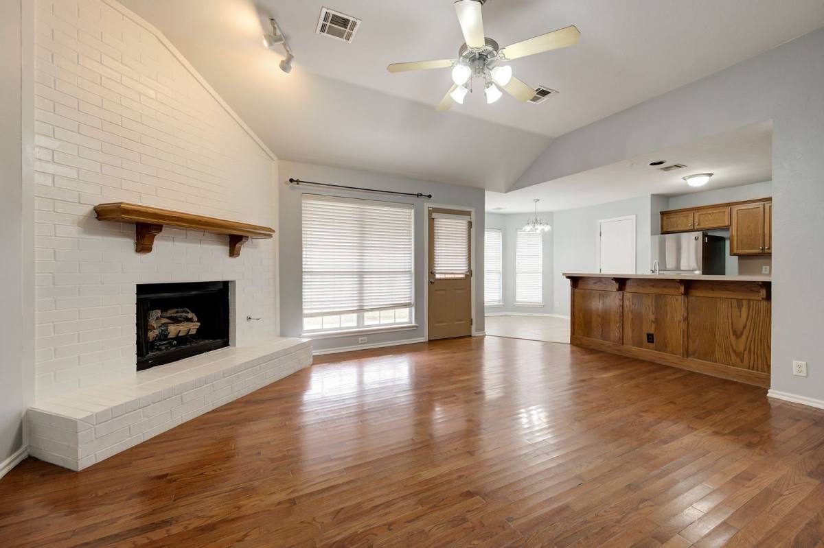 House for rent at 2032 Emerald Brook Court, Edmond, OK 73003