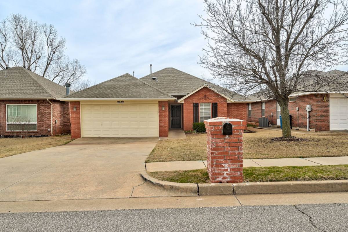 House for rent at 2032 Emerald Brook Court, Edmond, OK 73003