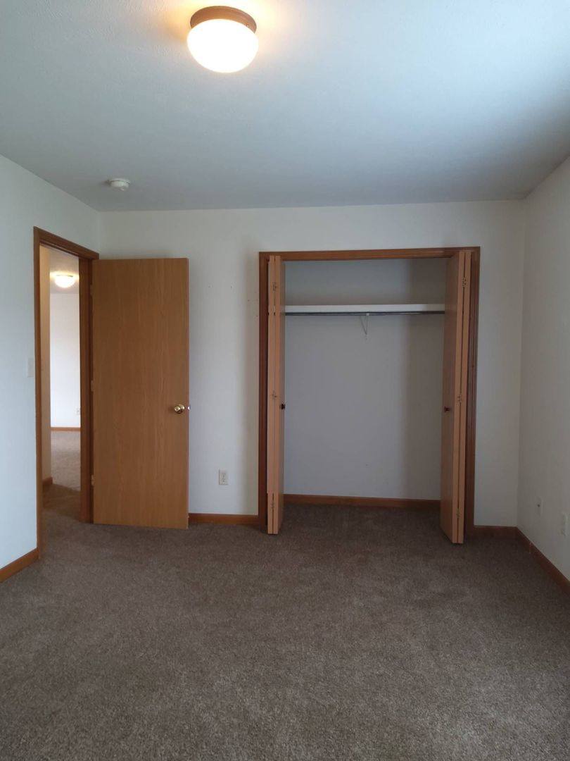 Apartment for rent at 279 Woodridge Court, Goshen, IN 46528
