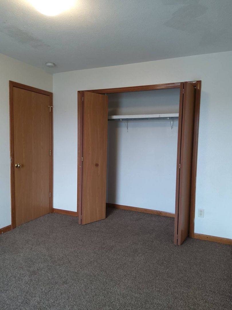 Apartment for rent at 279 Woodridge Court, Goshen, IN 46528