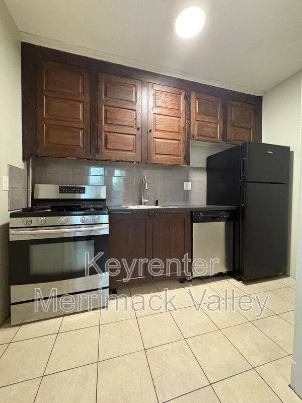 Apartment for rent at 46-48 S Prospect St #1, Haverhill, MA 01835