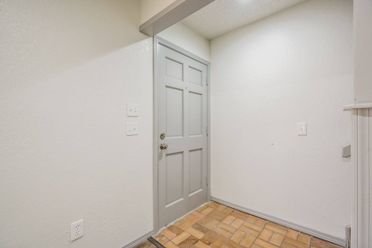 Condo for rent at 10125 N Pennsylvania Ave, Oklahoma City, OK 73120