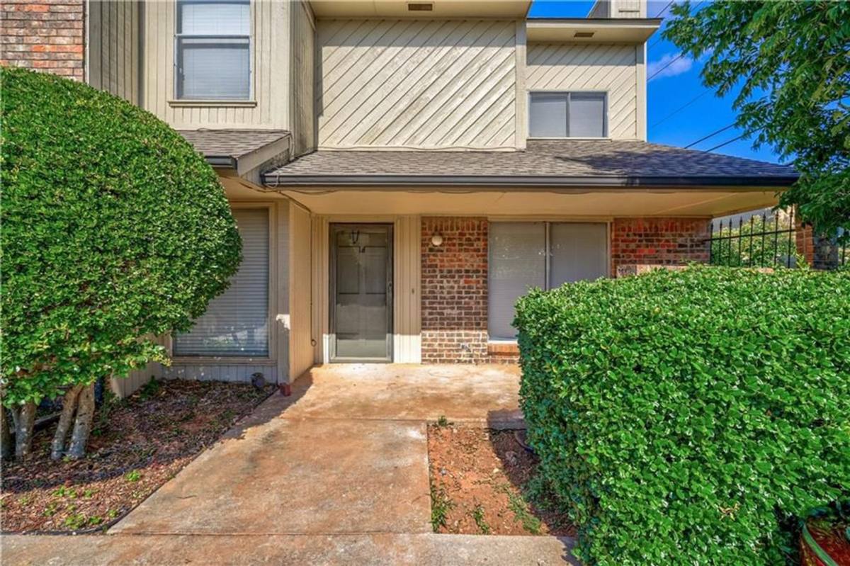 Condo for rent at 10125 N Pennsylvania Ave, Oklahoma City, OK 73120