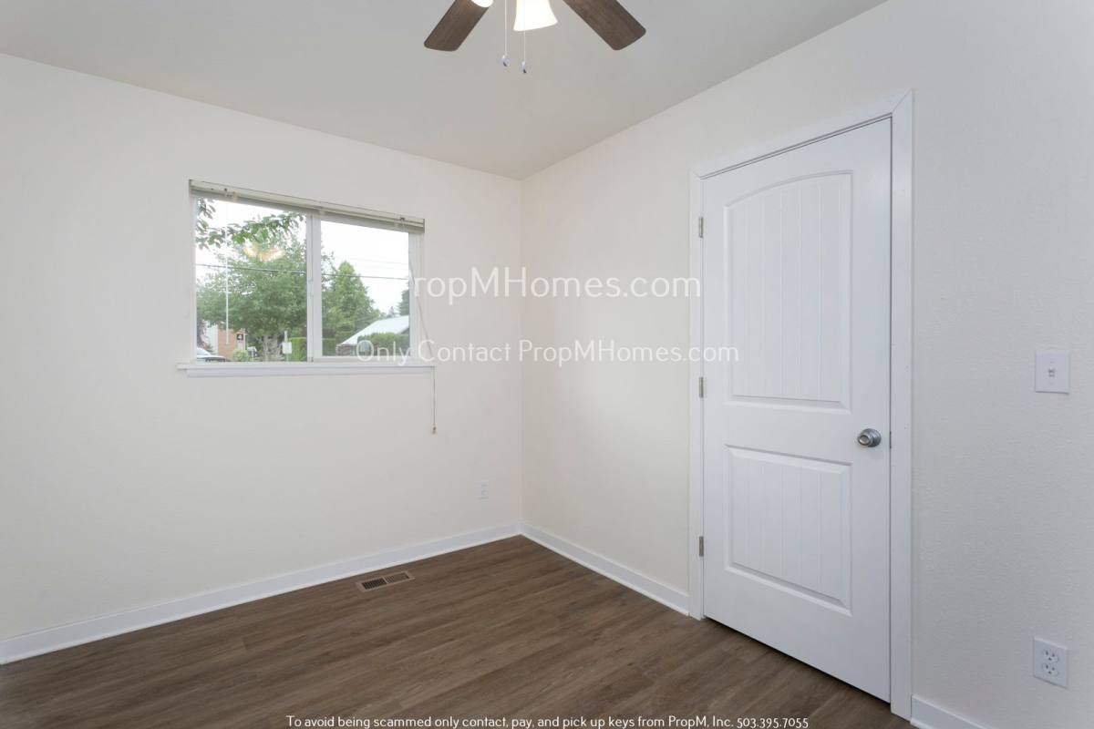 House for rent at 13400 SW Walker Rd, Beaverton, OR 97005