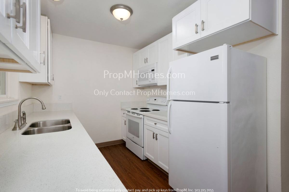 House for rent at 13400 SW Walker Rd, Beaverton, OR 97005