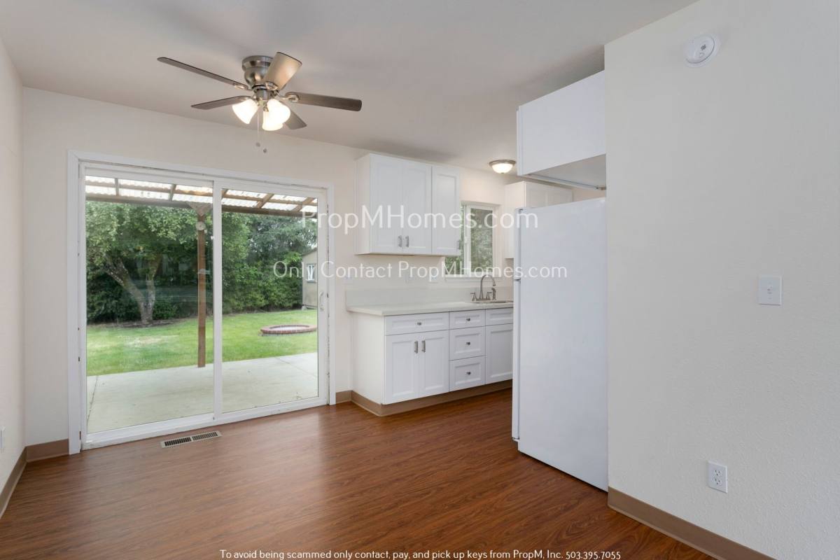 House for rent at 13400 SW Walker Rd, Beaverton, OR 97005