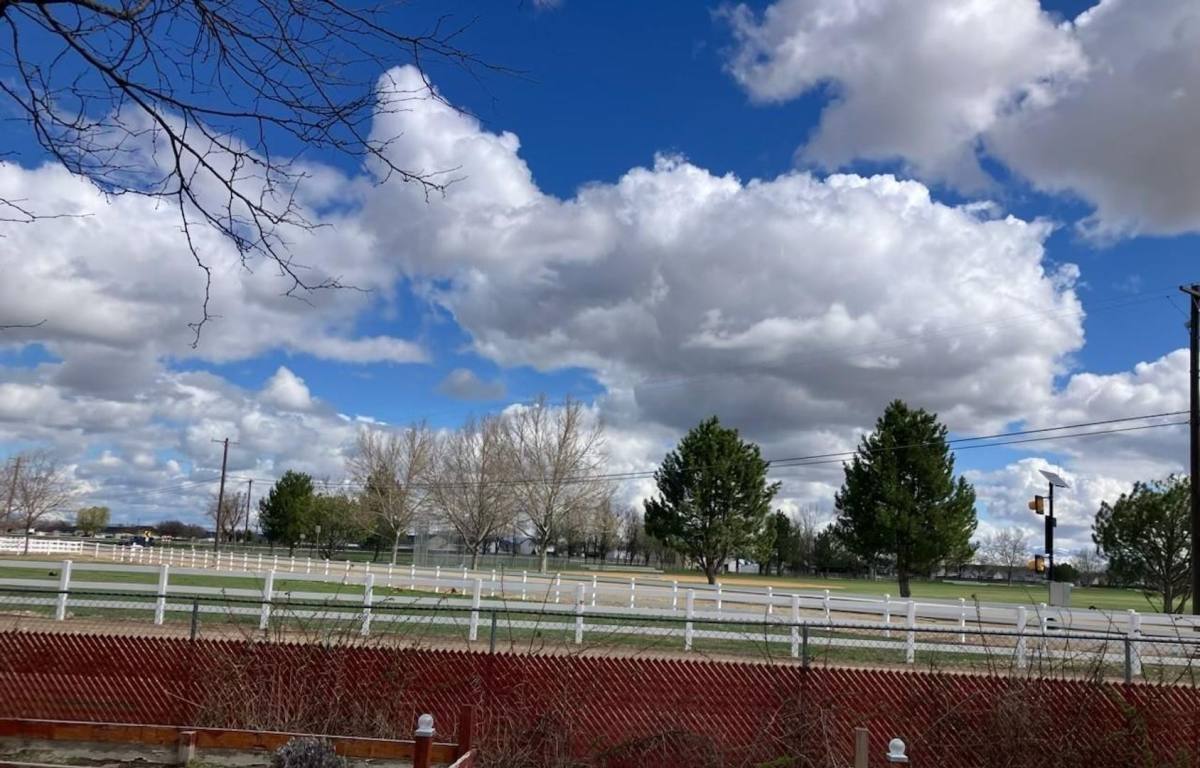 House for rent at 7034 E Canterbury Lane, Nampa, ID 83687