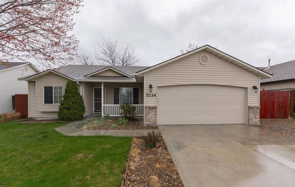 House for rent at 7034 E Canterbury Lane, Nampa, ID 83687