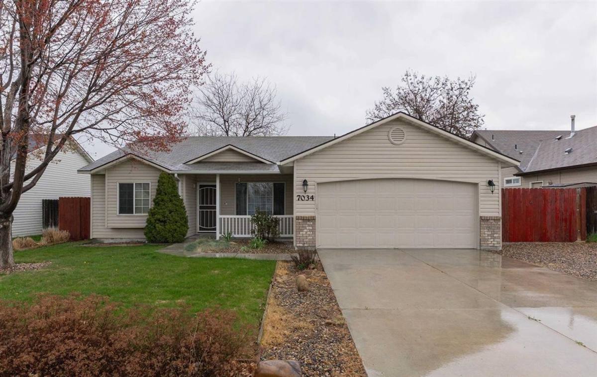 House for rent at 7034 E Canterbury Lane, Nampa, ID 83687