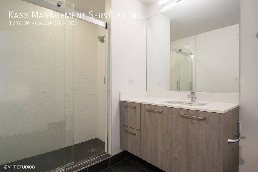 Apartment for rent at 1714 W Roscoe St, Chicago, IL 60657
