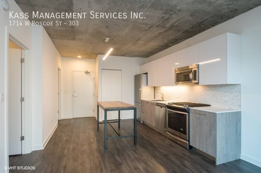 Apartment for rent at 1714 W Roscoe St, Chicago, IL 60657