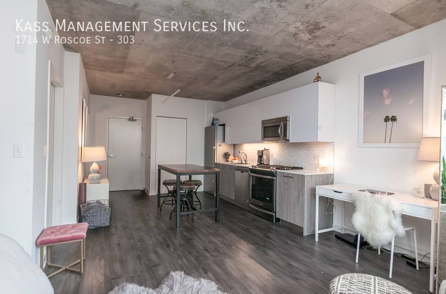 Apartment for rent at 1714 W Roscoe St, Chicago, IL 60657