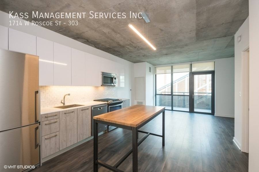 Apartment for rent at 1714 W Roscoe St, Chicago, IL 60657
