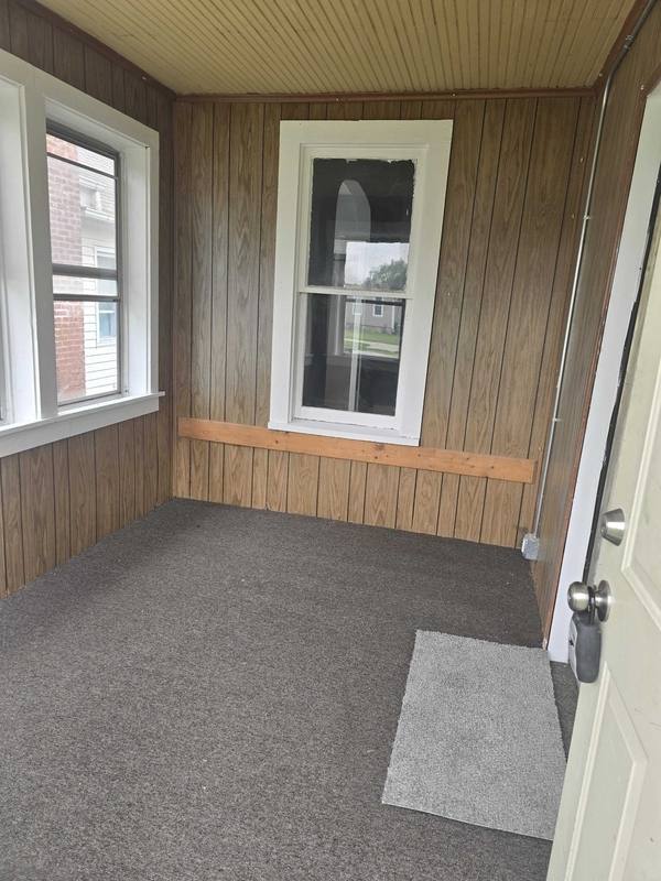 House for rent at 437 1st Ave, Clinton, IA 52732