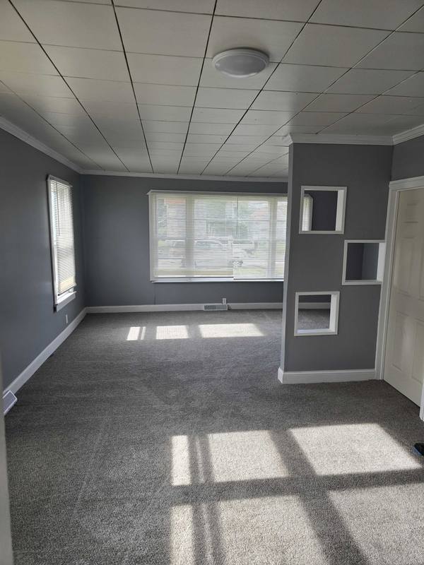 House for rent at 437 1st Ave, Clinton, IA 52732