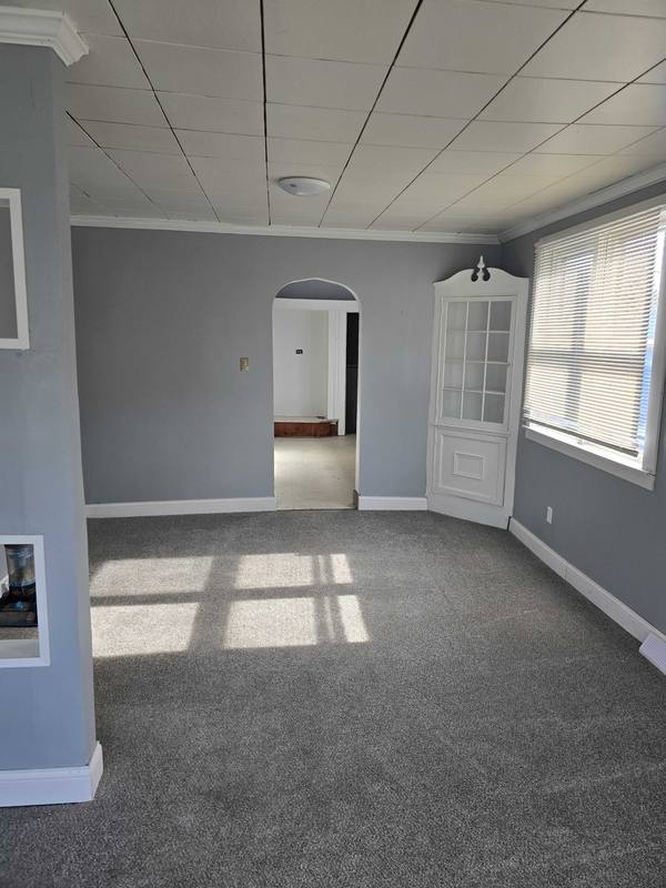 House for rent at 437 1st Ave, Clinton, IA 52732