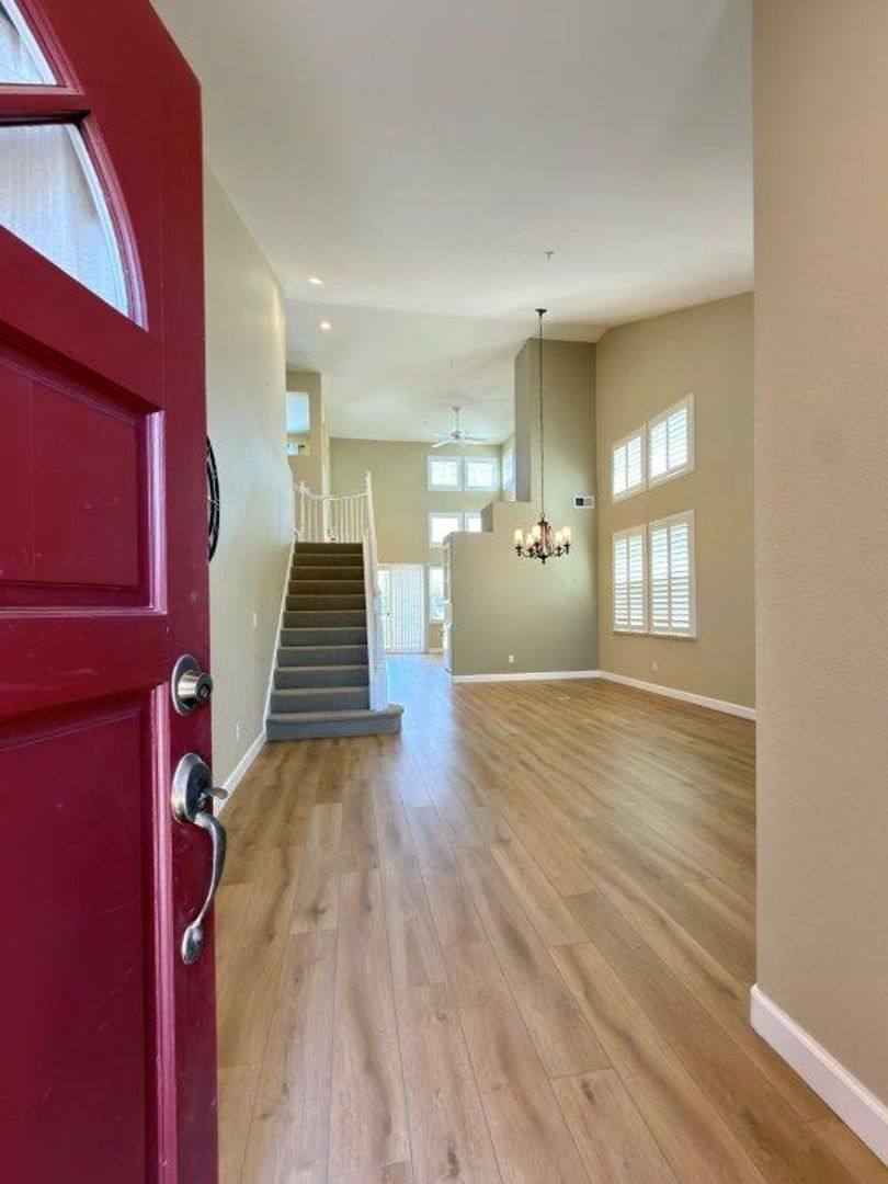 House for rent at 94 S Newport Dr, Napa, CA 94559