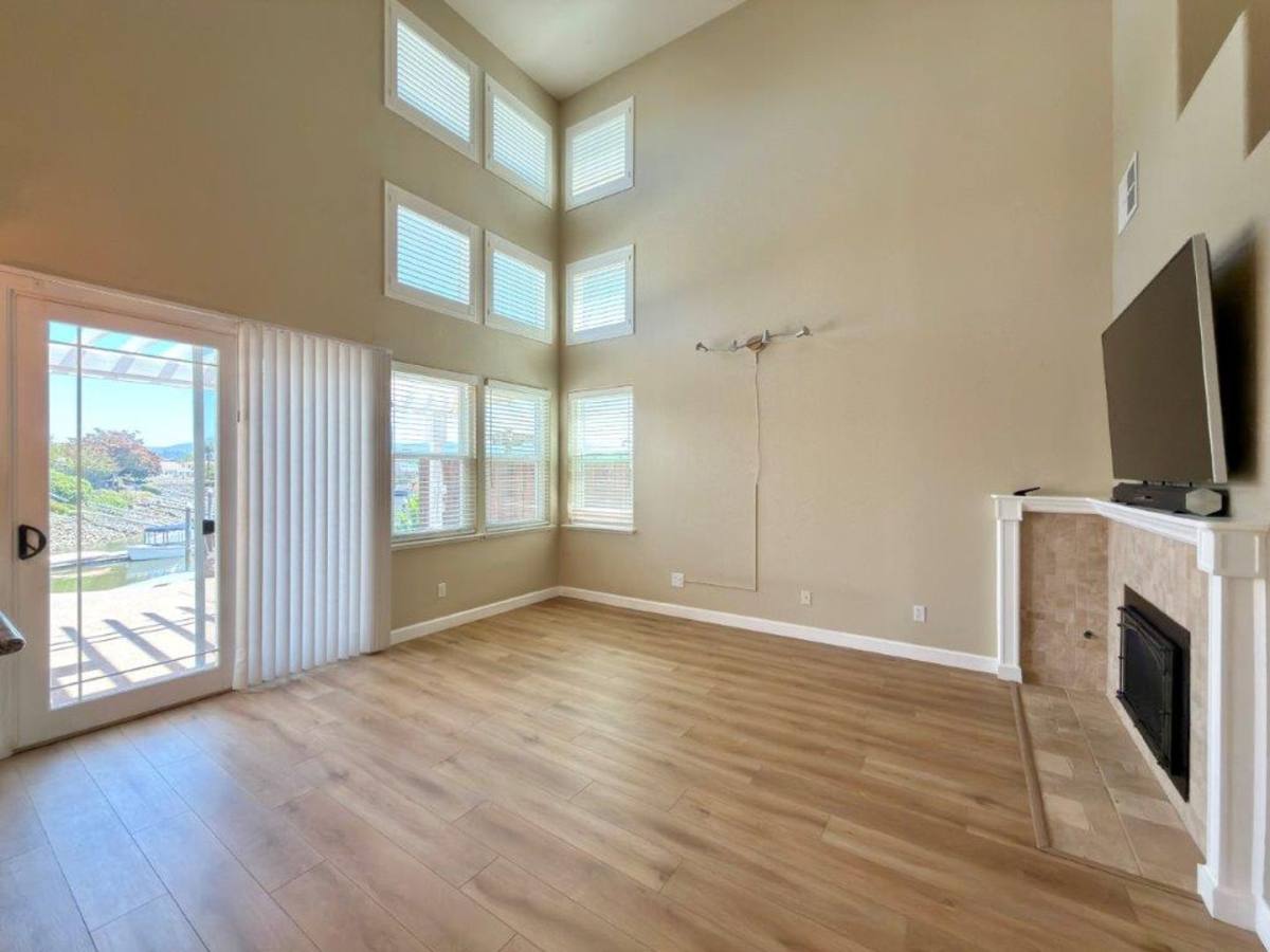 House for rent at 94 S Newport Dr, Napa, CA 94559