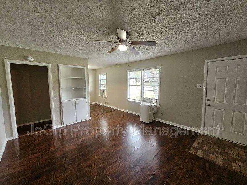 Apartment for rent at 6365 Hollis Ave, Dallas, TX 75227