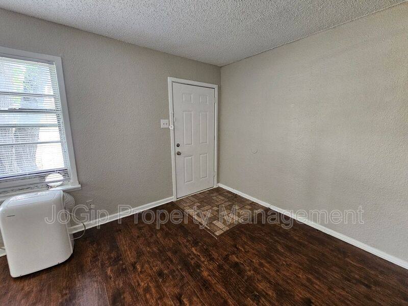 Apartment for rent at 6365 Hollis Ave, Dallas, TX 75227