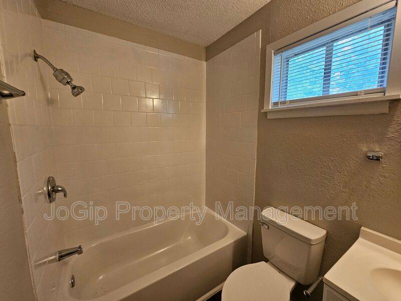 Apartment for rent at 6365 Hollis Ave, Dallas, TX 75227