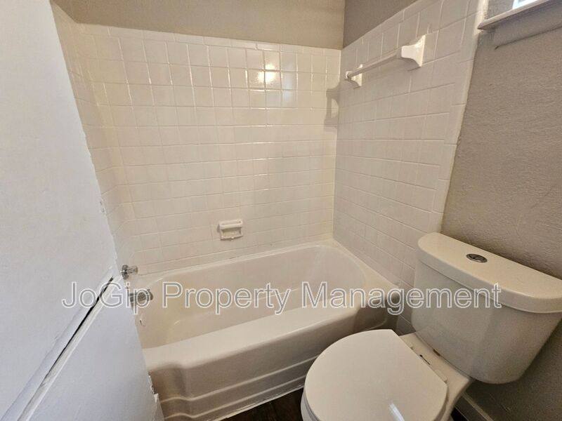 Apartment for rent at 6403 Hollis Ave, Dallas, TX 75227