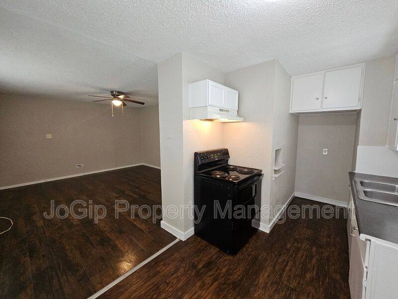 Apartment for rent at 6403 Hollis Ave, Dallas, TX 75227