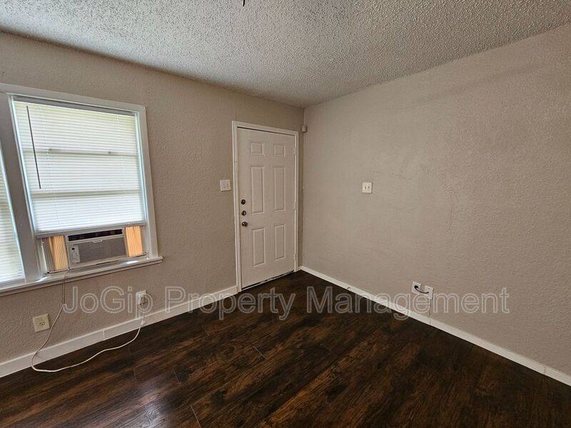 Apartment for rent at 6403 Hollis Ave, Dallas, TX 75227