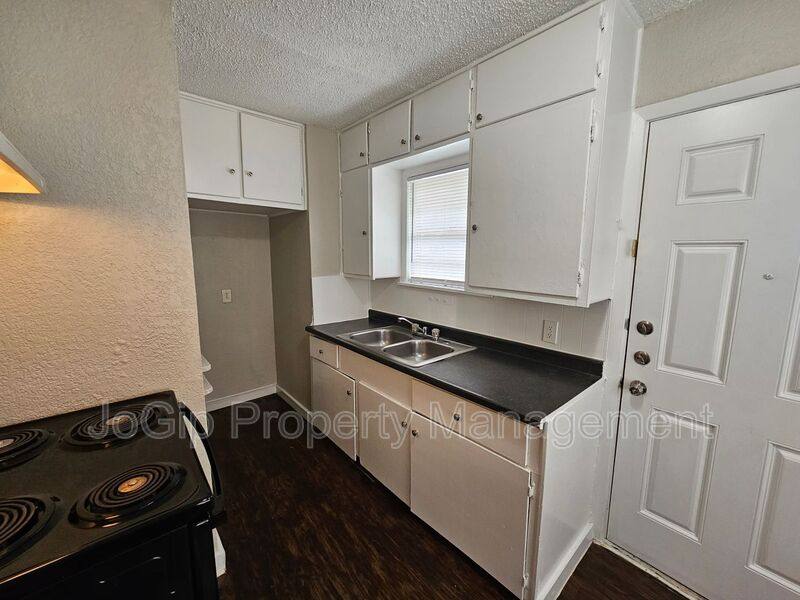 Apartment for rent at 6403 Hollis Ave, Dallas, TX 75227