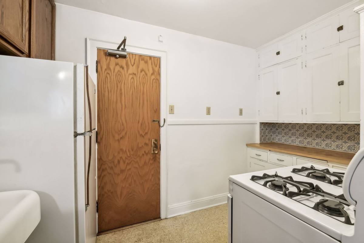 Apartment for rent at 3125 Colfax Ave S, Minneapolis, MN 55408