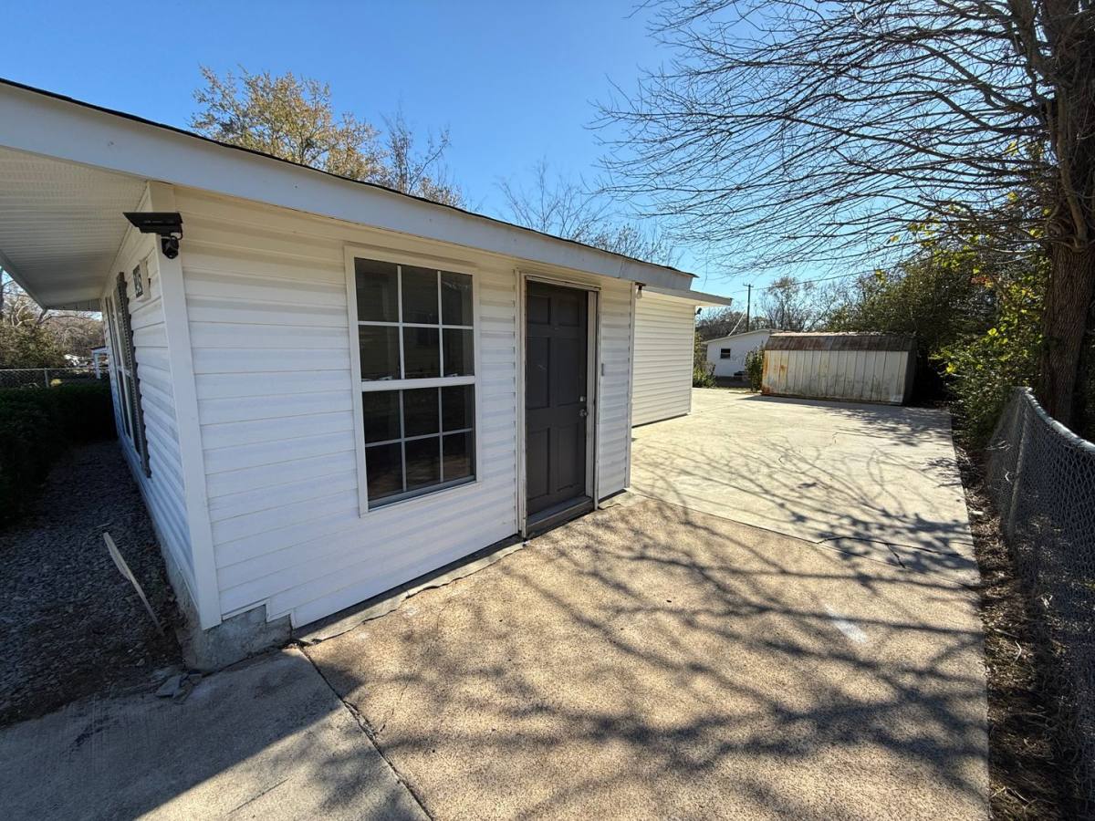 House for rent at 2415 Vining Ave NW, Huntsville, AL 35810