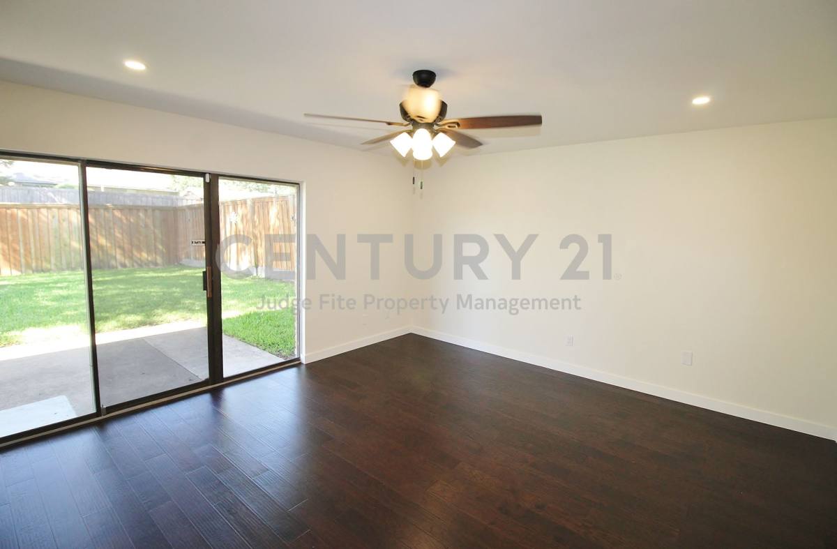 House for rent at 822 Via Valencia, Mesquite, TX 75150