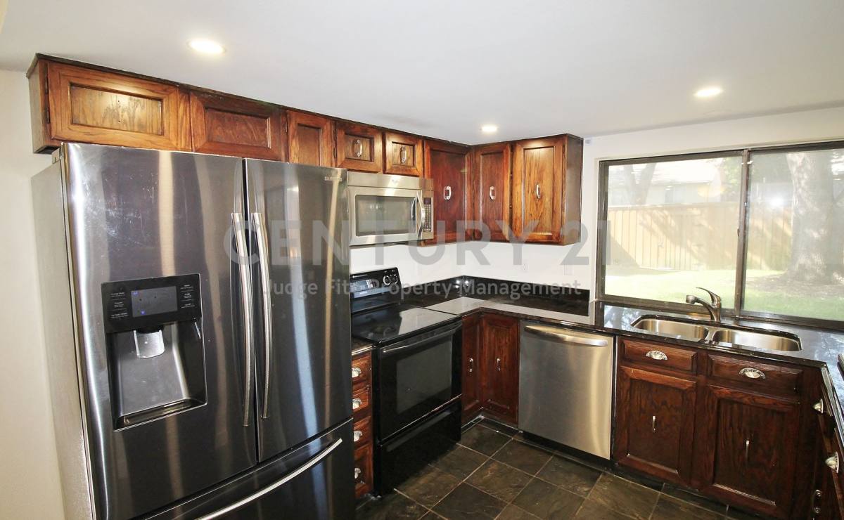 House for rent at 822 Via Valencia, Mesquite, TX 75150
