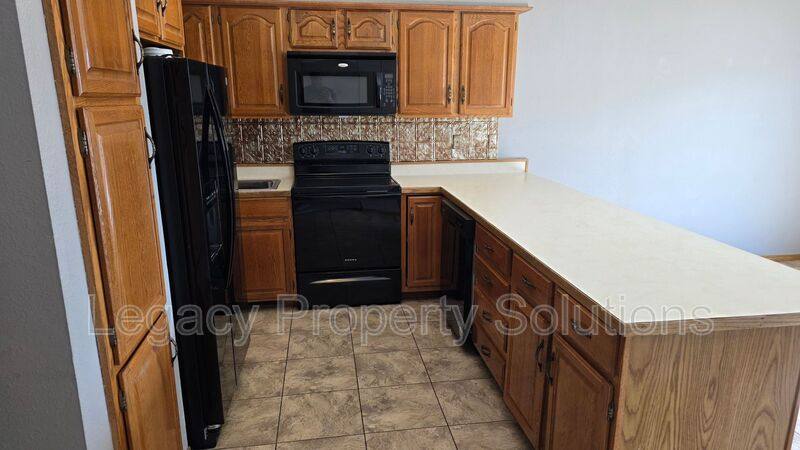 House for rent at 1925 E Capital Ave, Bismarck, ND 58501