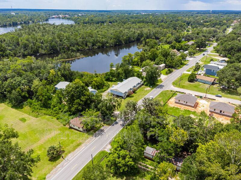 Apartment for rent at 5394 Munson Highway, Milton, FL 32570