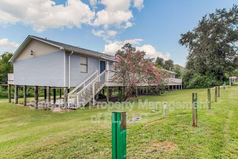 Apartment for rent at 5394 Munson Highway, Milton, FL 32570