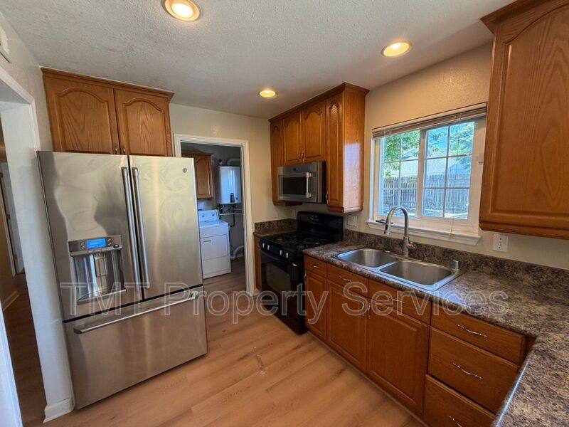House for rent at 2533 Stansberry Way, Sacramento, CA 95826