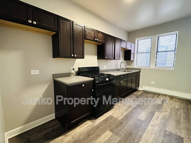 Apartment for rent at 62 N Parkside Ave #1, Chicago, IL 60644