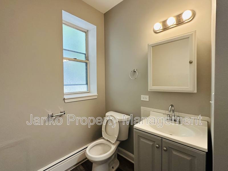 Apartment for rent at 62 N Parkside Ave #1, Chicago, IL 60644