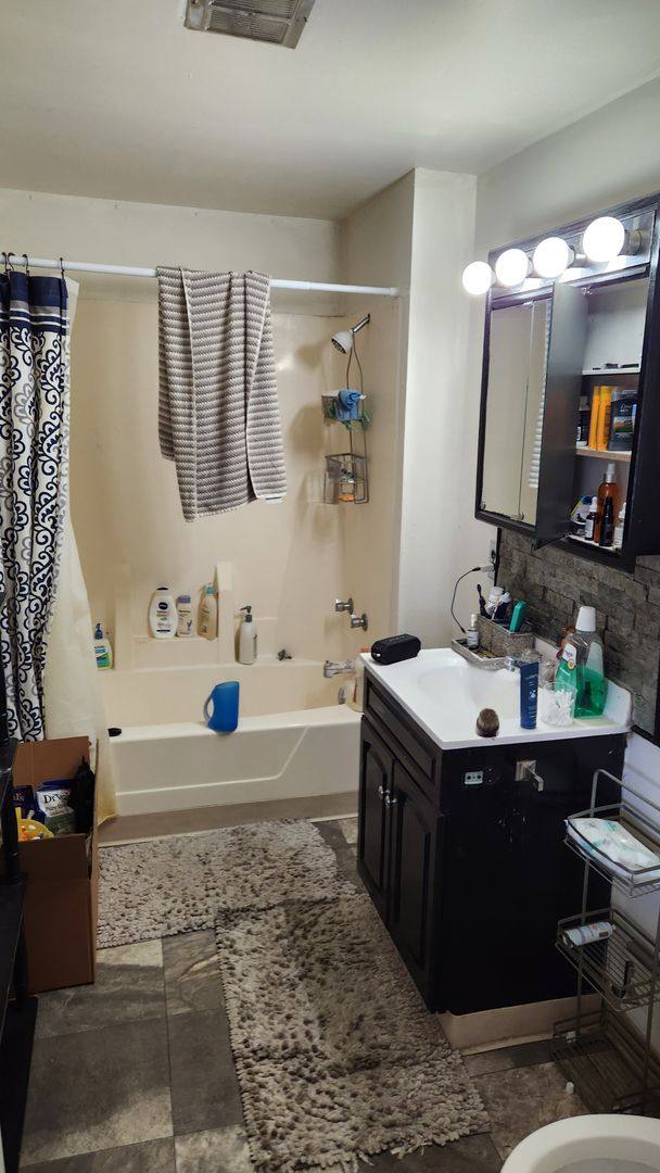Apartment for rent at 1912 Wood St, La Crosse, WI 54603