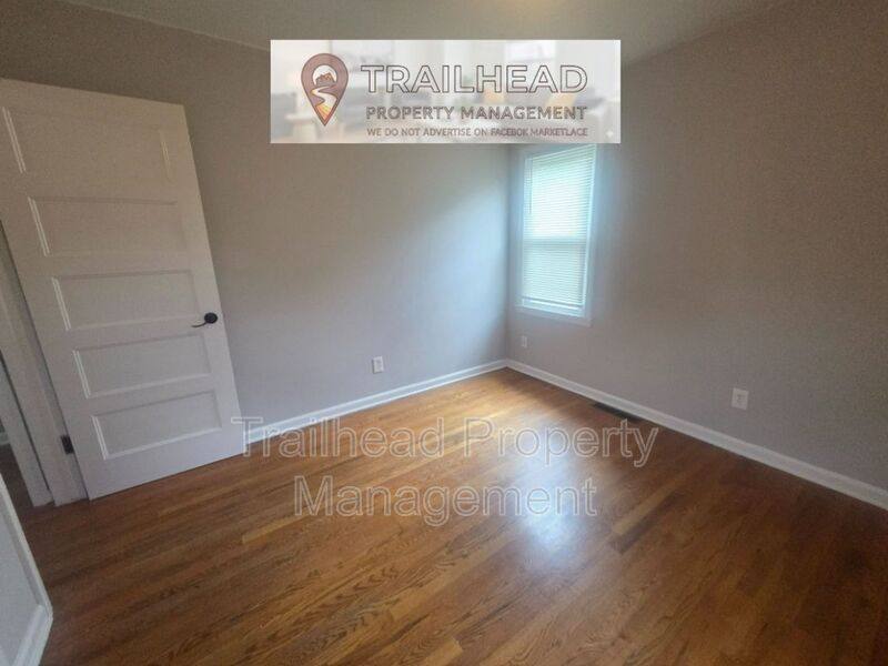 House for rent at 13629 Applewood Dr, Grandview, MO 64030